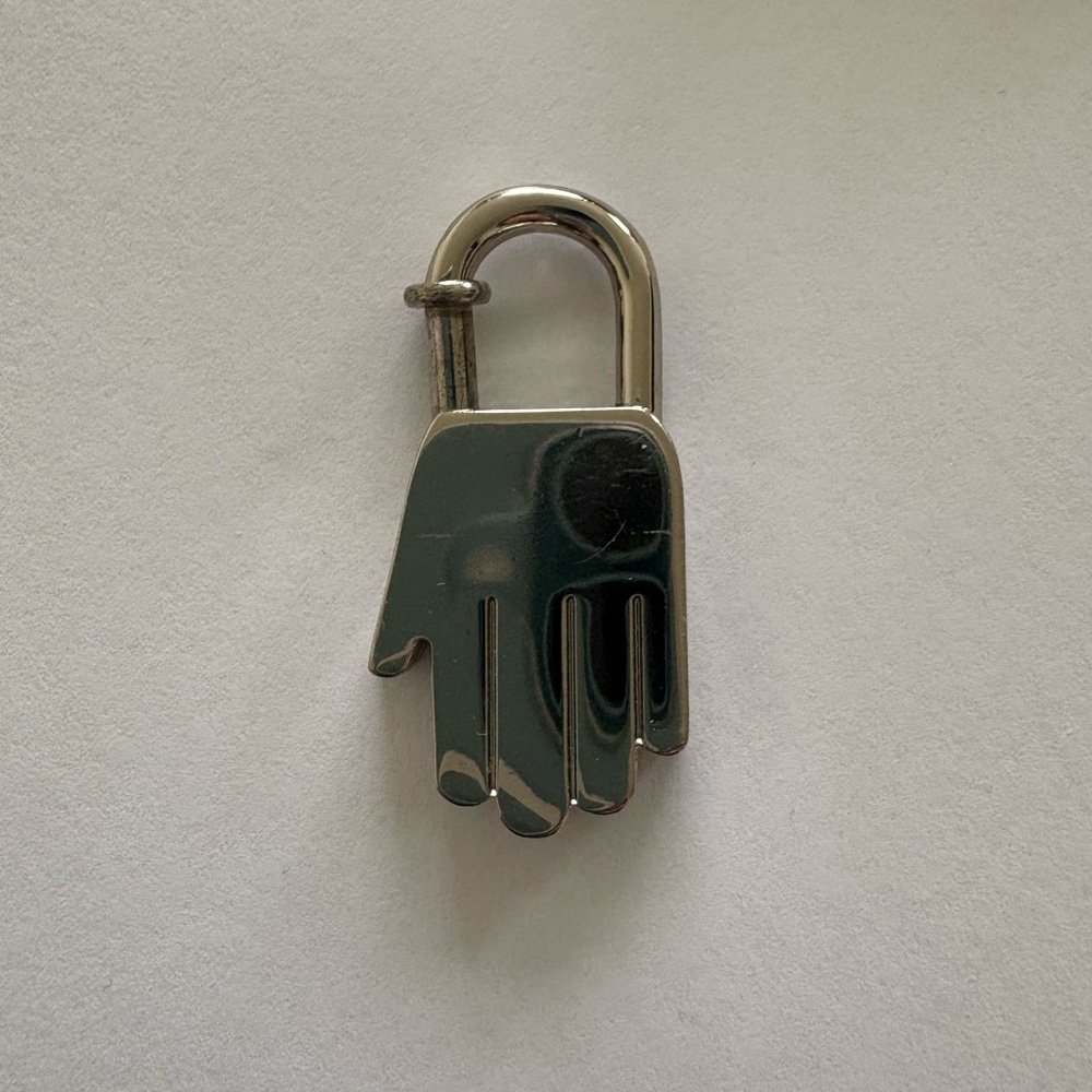 Hermes Annee de la Main 2002 Silver Metal Charm